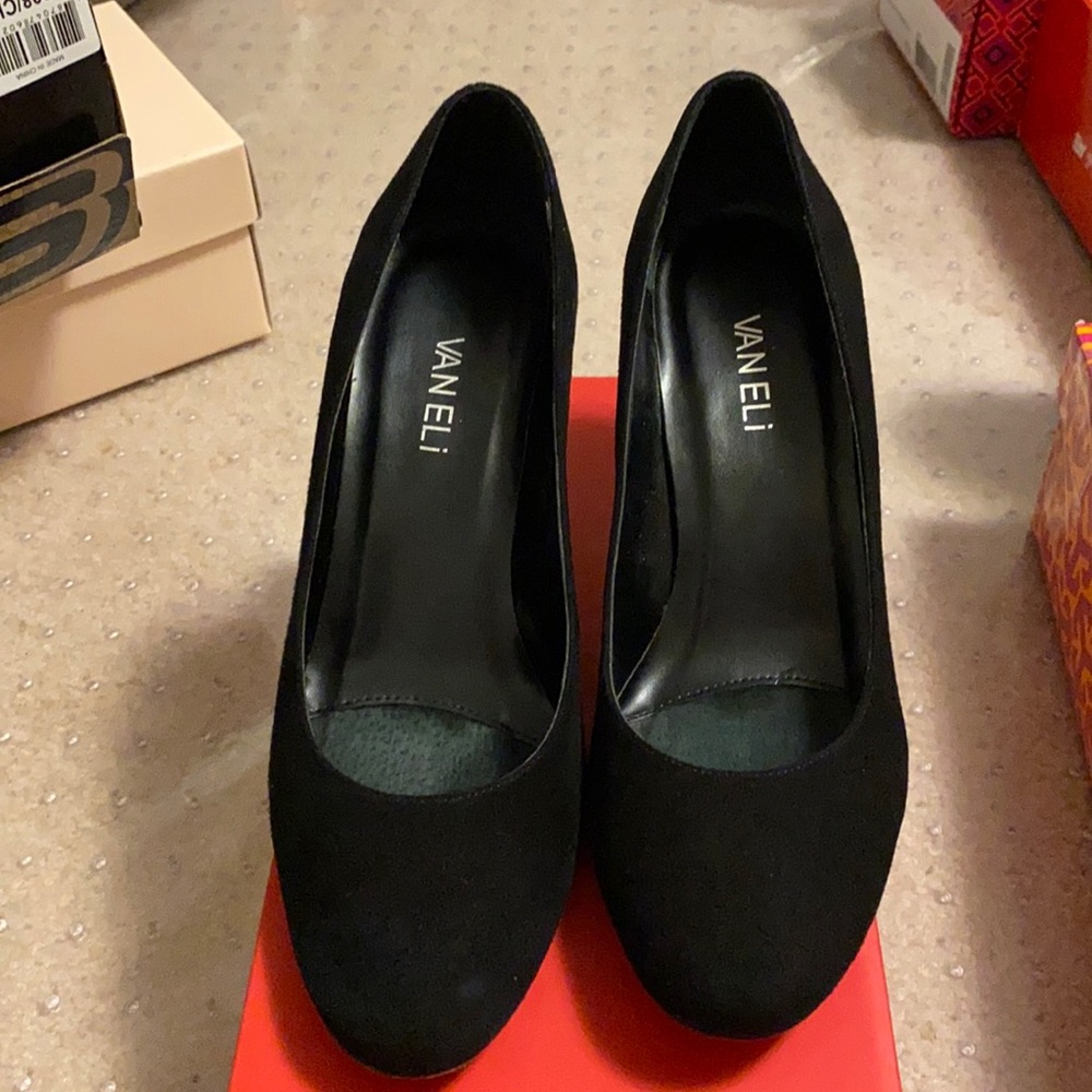 Women black heels